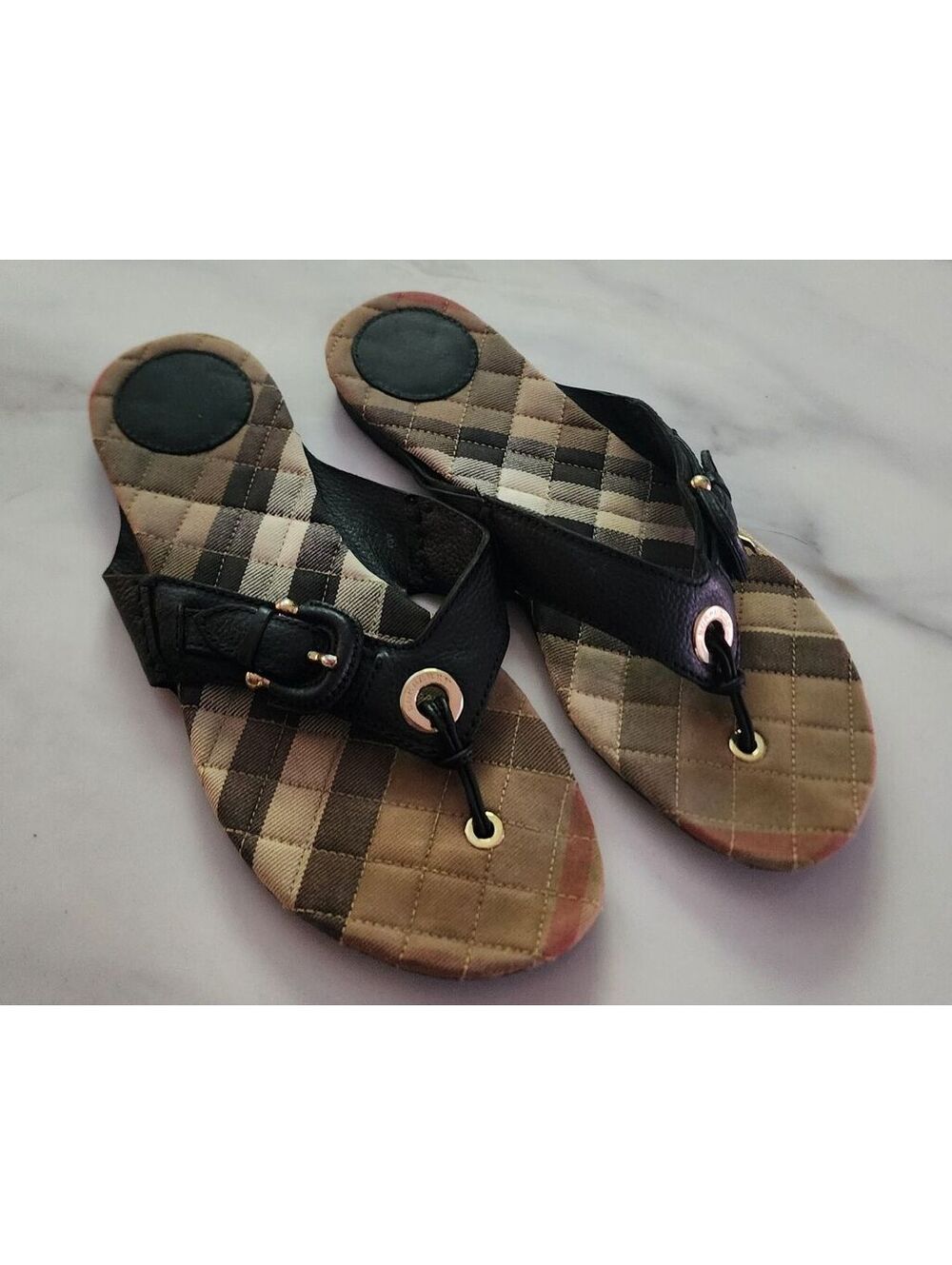 Burberry Black Leather and Checkered Sandals 10 40.5 fit me perfect as a 10